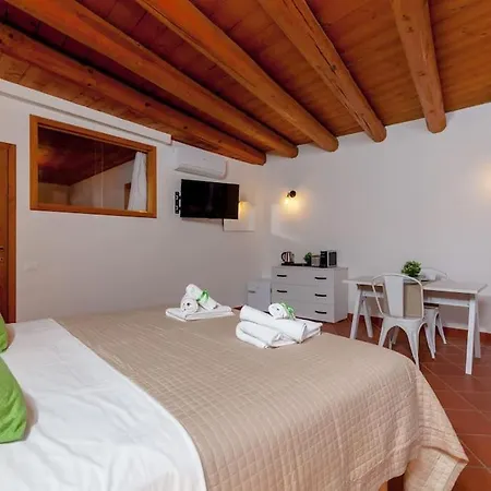 Lo Speziale - Paccasassi Lejlighed *